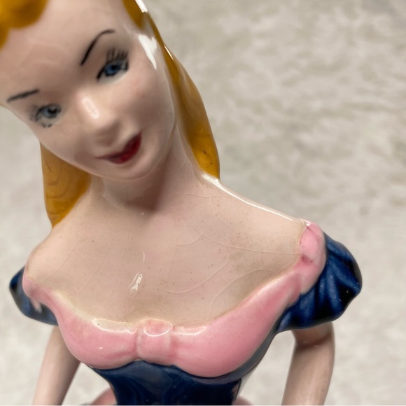 Vintage Southern Bell Lady Figurine Statue - Picture 4 of 11